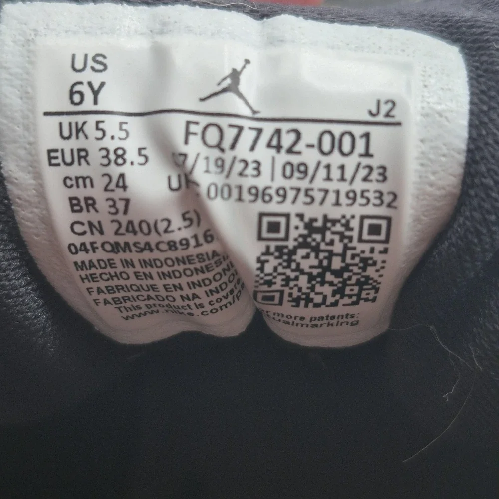 Jordan Air Jordan 1 Mid Shoes Youth‎ Size 6Y Black Suede Basketball FQ7742-001